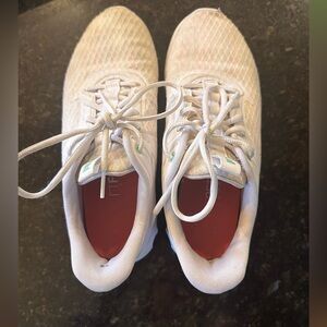 Puma soft foam woman’s sneakers